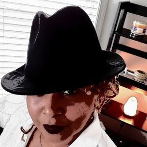 Meet your Posher, Tamula